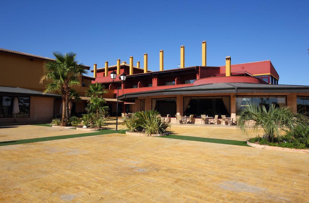 Hotel Chateau Vinasoro Alcázar de San Juan Exterior foto