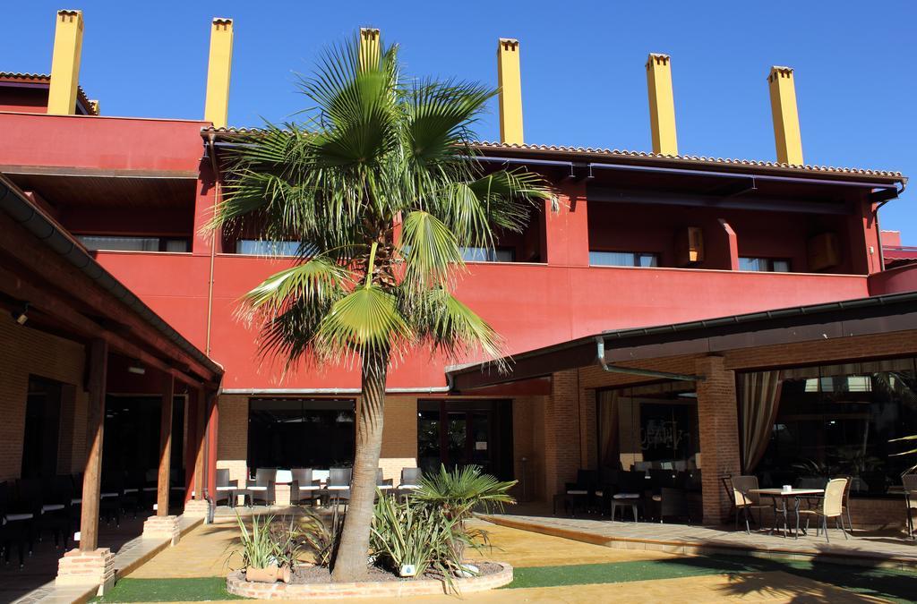 Hotel Chateau Vinasoro Alcázar de San Juan Exterior foto