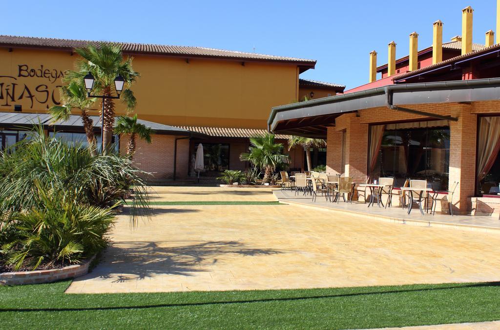 Hotel Chateau Vinasoro Alcázar de San Juan Exterior foto